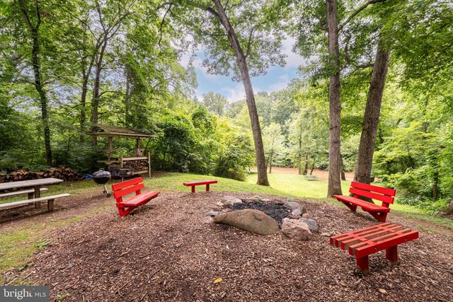 20212 BROAD RUN DR, Sterling, VA 20165