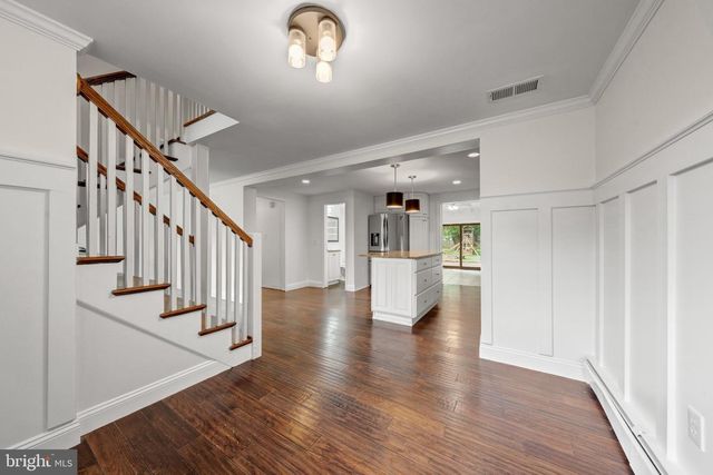 20212 BROAD RUN DR, Sterling, VA 20165