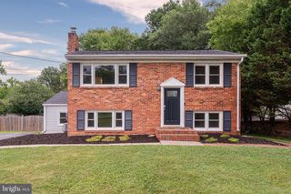 20212 BROAD RUN DR, Sterling, VA 20165