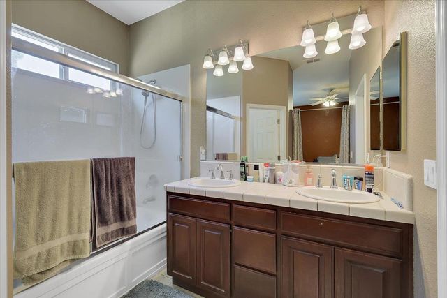 1254 Jewelflower St, Plumas Lake, CA 95961