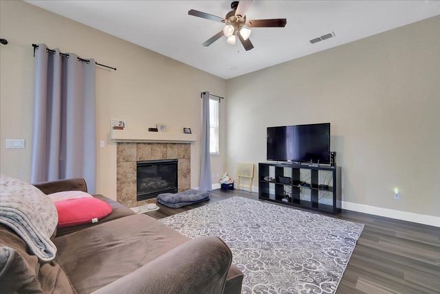 1254 Jewelflower St, Plumas Lake, CA 95961