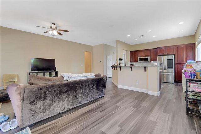 1254 Jewelflower St, Plumas Lake, CA 95961