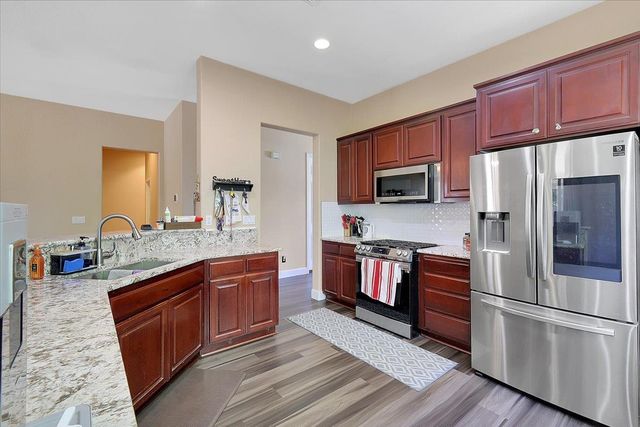1254 Jewelflower St, Plumas Lake, CA 95961