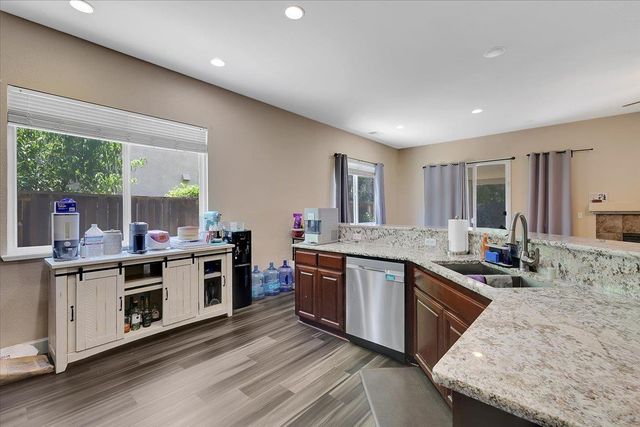 1254 Jewelflower St, Plumas Lake, CA 95961