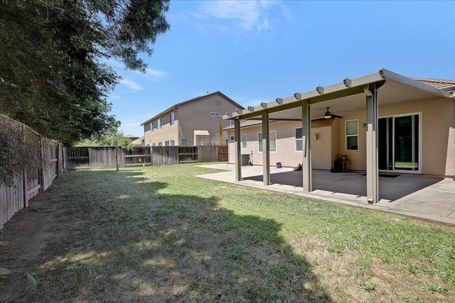 1254 Jewelflower St, Plumas Lake, CA 95961