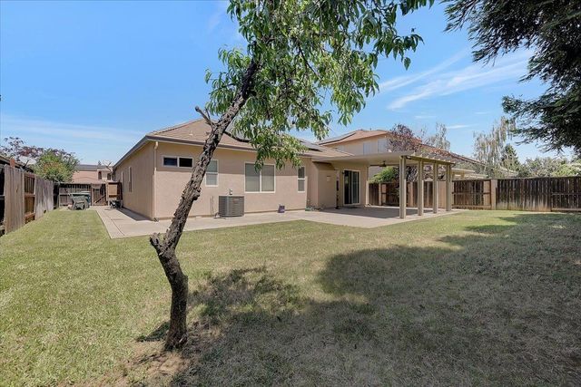 1254 Jewelflower St, Plumas Lake, CA 95961