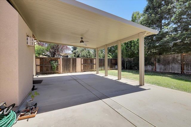 1254 Jewelflower St, Plumas Lake, CA 95961