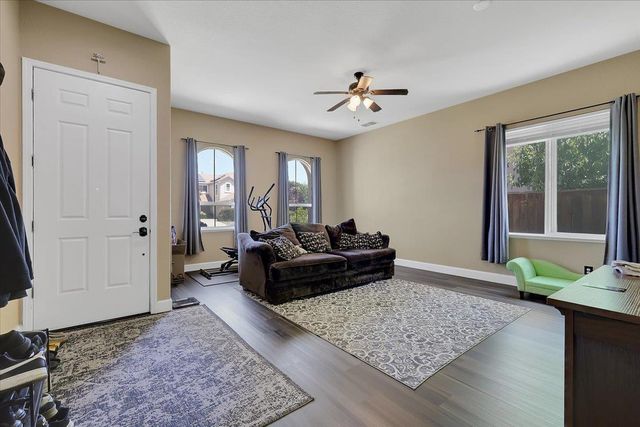 1254 Jewelflower St, Plumas Lake, CA 95961