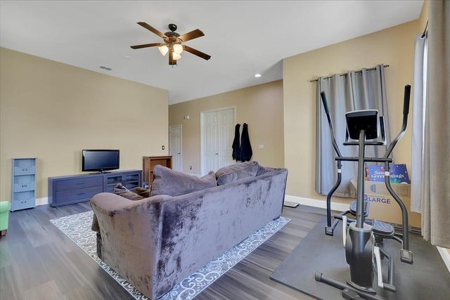 1254 Jewelflower St, Plumas Lake, CA 95961