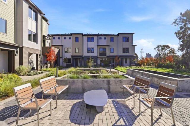 1125 Esther Court, Palo Alto, CA 94303