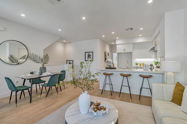 1125 Esther Court, Palo Alto, CA 94303