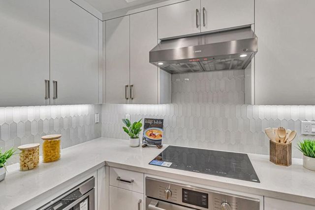 1125 Esther Court, Palo Alto, CA 94303