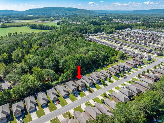 220 Sedgewick Drive, Owens Cross Roads, AL 35763