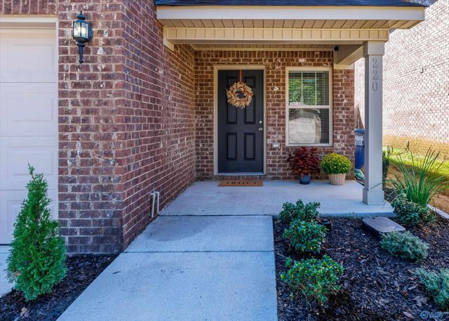 220 Sedgewick Drive, Owens Cross Roads, AL 35763