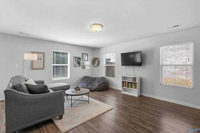 220 Sedgewick Drive, Owens Cross Roads, AL 35763