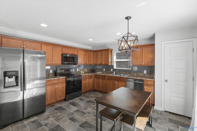 220 Sedgewick Drive, Owens Cross Roads, AL 35763