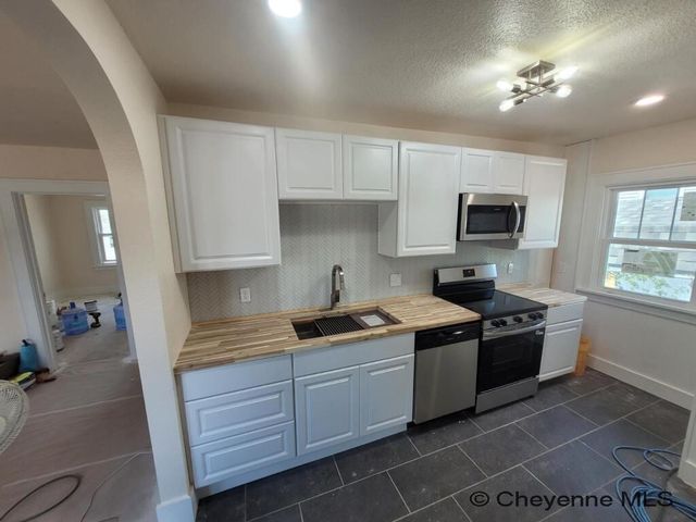 1420 E 23RD ST, Cheyenne, WY 82001