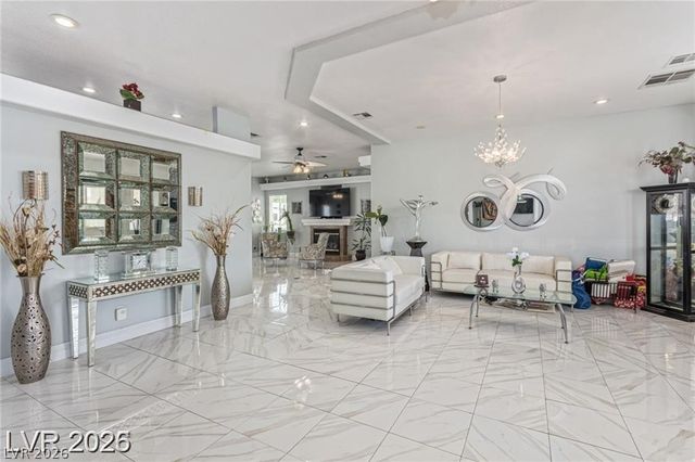 60 North Fogg Street, Las Vegas, NV 89110