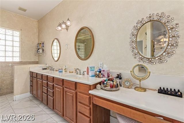 60 North Fogg Street, Las Vegas, NV 89110