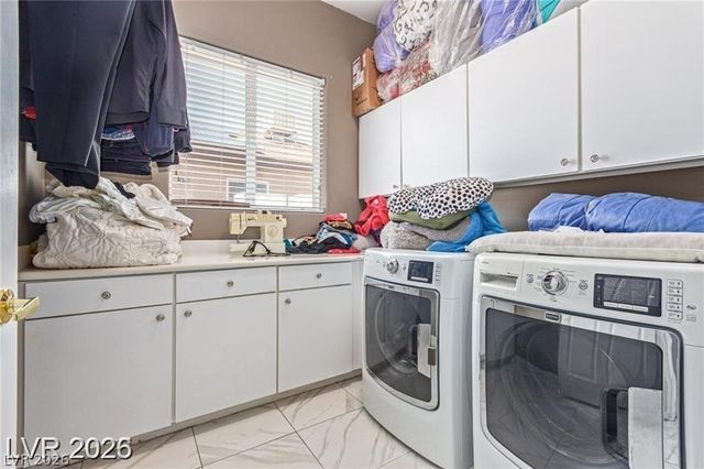 60 North Fogg Street, Las Vegas, NV 89110