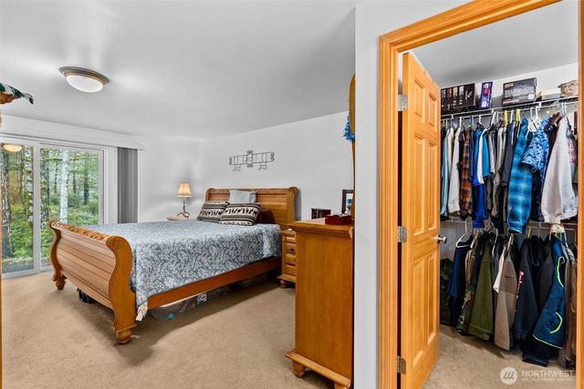 70 E Capital Peak Drive, Shelton, WA 98584