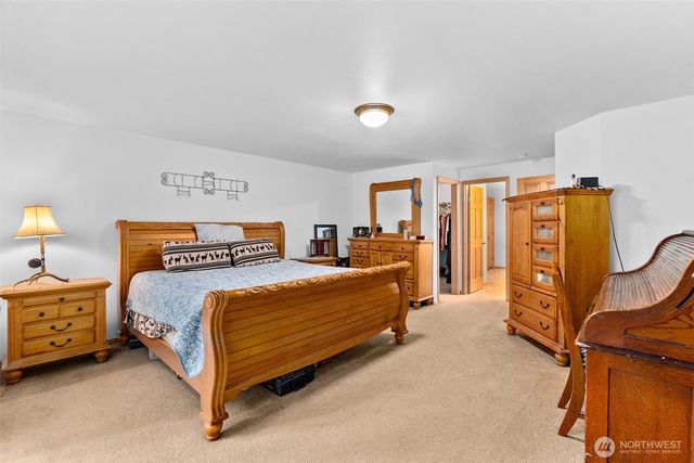 70 E Capital Peak Drive, Shelton, WA 98584