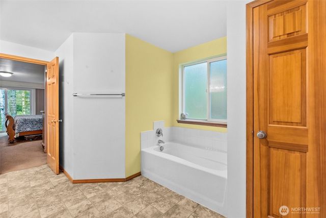 70 E Capital Peak Drive, Shelton, WA 98584