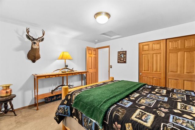 70 E Capital Peak Drive, Shelton, WA 98584