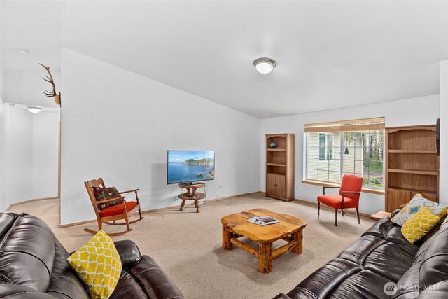 70 E Capital Peak Drive, Shelton, WA 98584