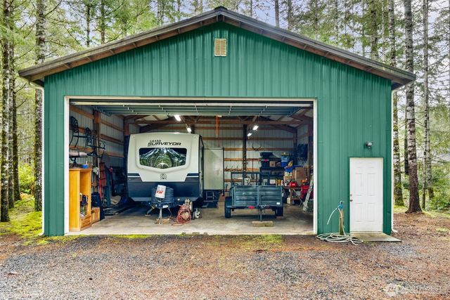 70 E Capital Peak Drive, Shelton, WA 98584