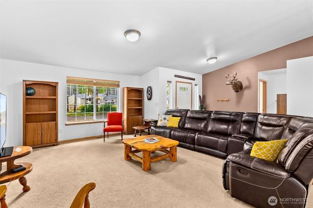 70 E Capital Peak Drive, Shelton, WA 98584