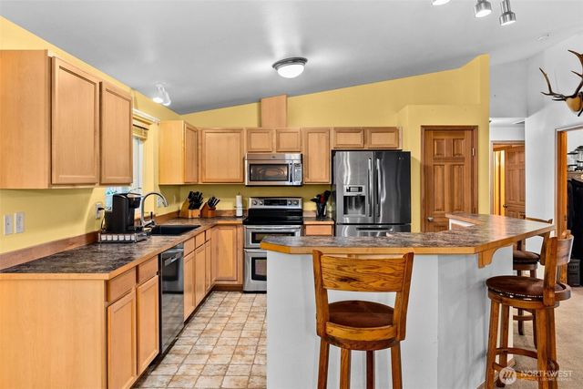 70 E Capital Peak Drive, Shelton, WA 98584