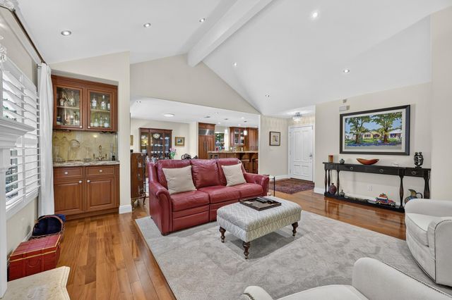 1073 Harrington Way, Carmichael, CA 95608
