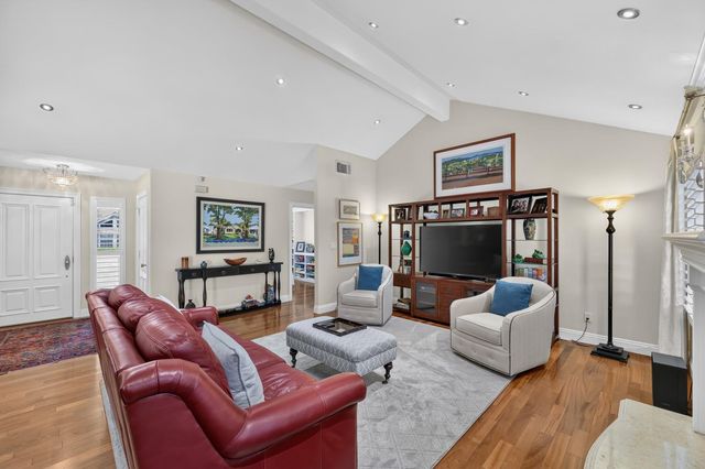 1073 Harrington Way, Carmichael, CA 95608