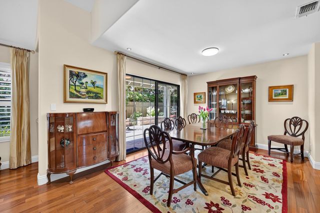1073 Harrington Way, Carmichael, CA 95608