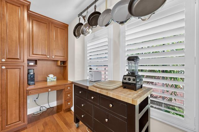 1073 Harrington Way, Carmichael, CA 95608