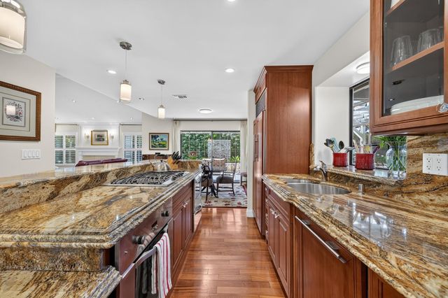 1073 Harrington Way, Carmichael, CA 95608