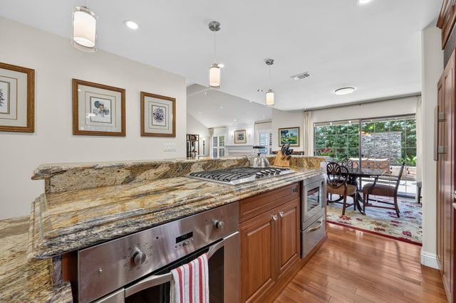 1073 Harrington Way, Carmichael, CA 95608