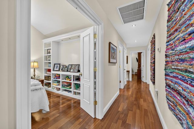 1073 Harrington Way, Carmichael, CA 95608