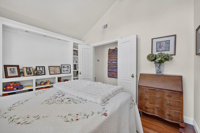 1073 Harrington Way, Carmichael, CA 95608