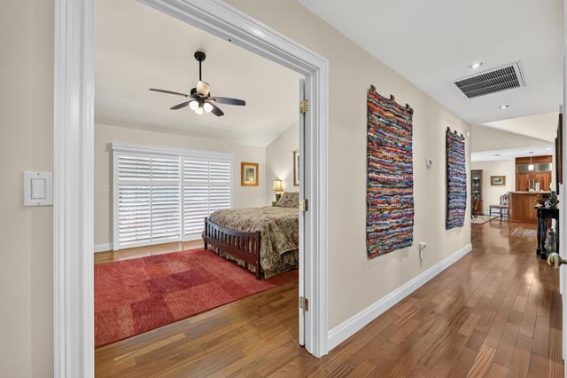 1073 Harrington Way, Carmichael, CA 95608