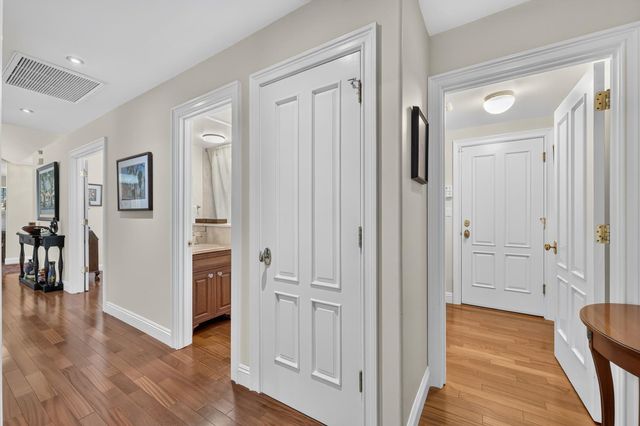 1073 Harrington Way, Carmichael, CA 95608