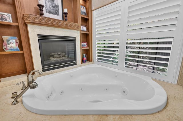 1073 Harrington Way, Carmichael, CA 95608