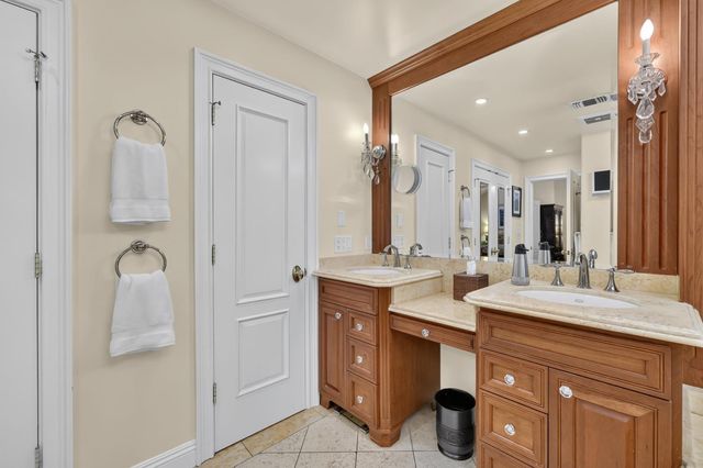 1073 Harrington Way, Carmichael, CA 95608