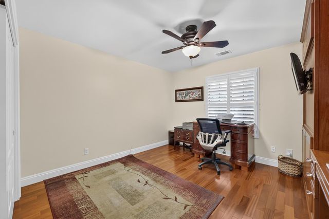 1073 Harrington Way, Carmichael, CA 95608