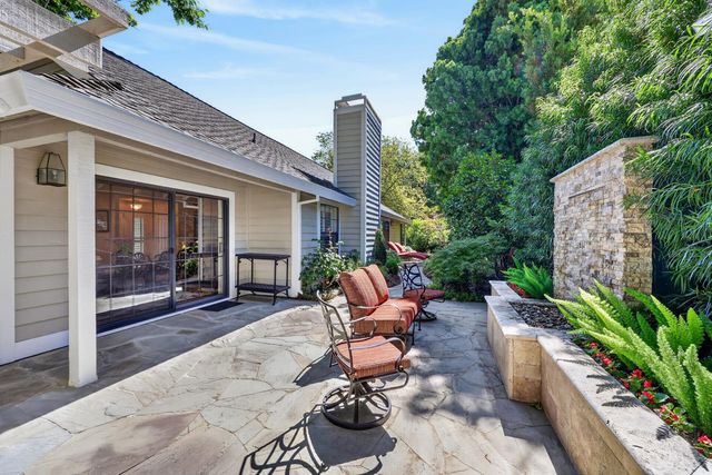 1073 Harrington Way, Carmichael, CA 95608