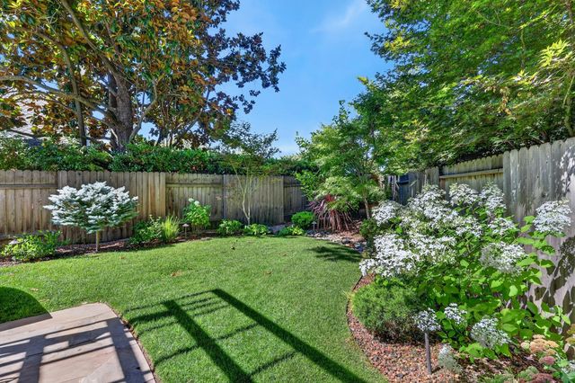 1073 Harrington Way, Carmichael, CA 95608