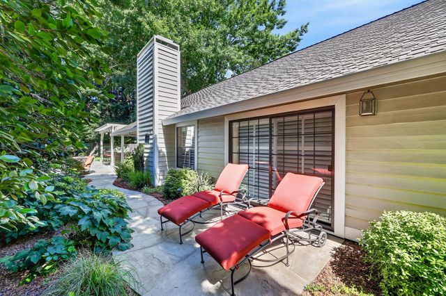 1073 Harrington Way, Carmichael, CA 95608