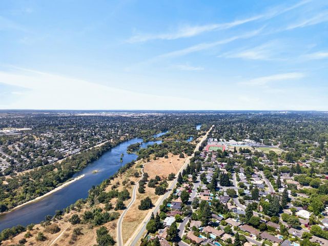 1073 Harrington Way, Carmichael, CA 95608