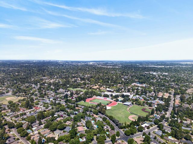 1073 Harrington Way, Carmichael, CA 95608